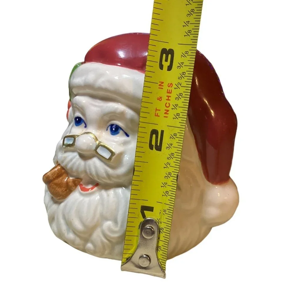 Papel Santa and Mrs Claus Salt and Pepper Shaker Set - Picture 10 of 12